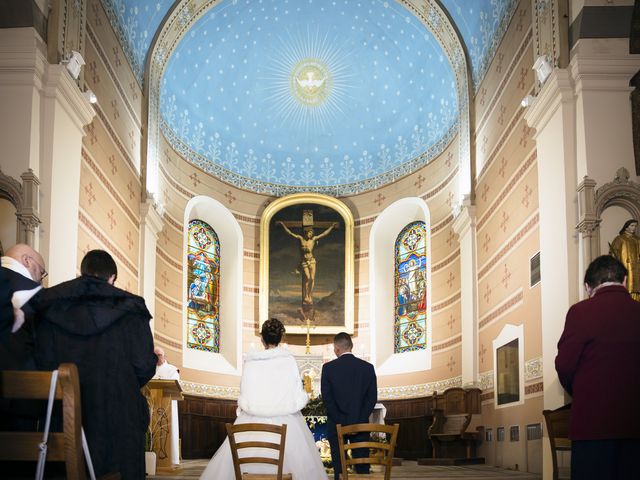 Le mariage de Anthony et Yseult à Saint-Étienne-des-Oullières, Rhône 24