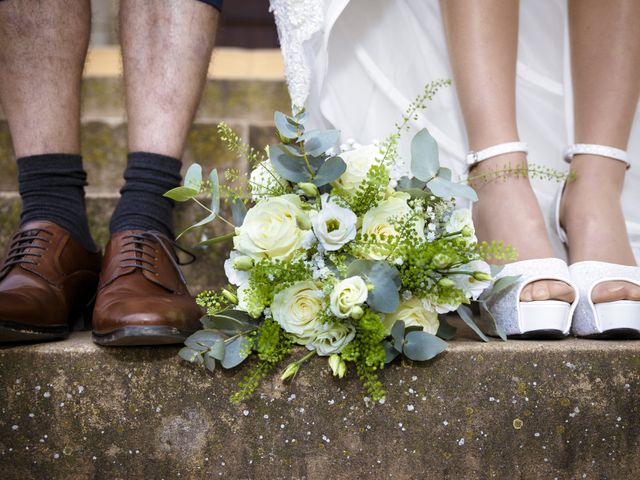 Le mariage de Anthony et Yseult à Saint-Étienne-des-Oullières, Rhône 29