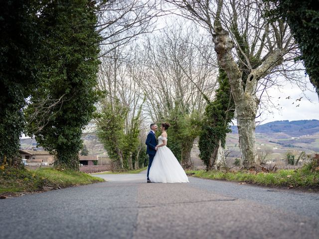 Le mariage de Anthony et Yseult à Saint-Étienne-des-Oullières, Rhône 37