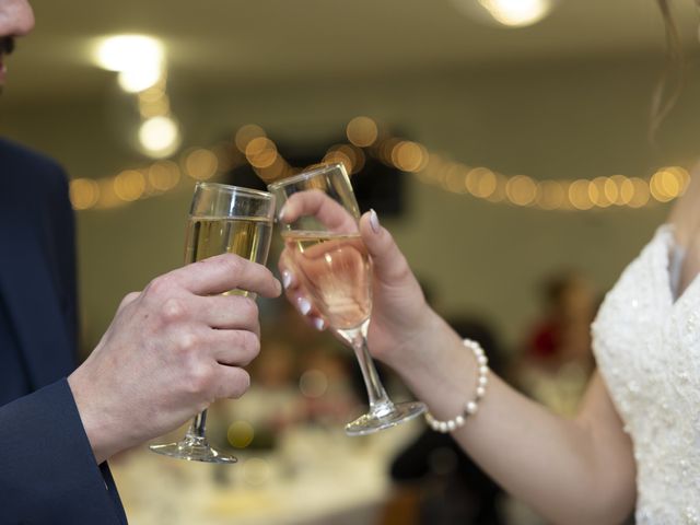 Le mariage de Anthony et Yseult à Saint-Étienne-des-Oullières, Rhône 43