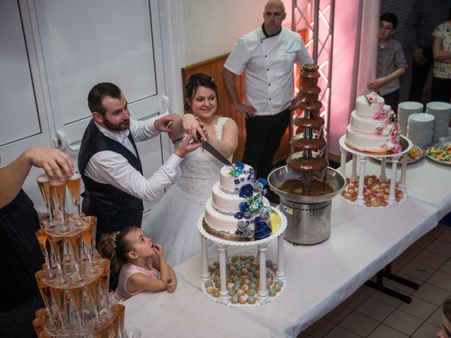 Le mariage de Michael et Elise à Bourlon, Pas-de-Calais 2