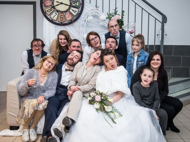 Le mariage de Michael et Elise à Bourlon, Pas-de-Calais 37