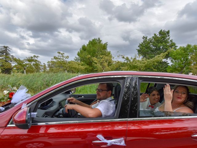 Le mariage de Marine et Hadjira à Saint-Médard-en-Jalles, Gironde 17