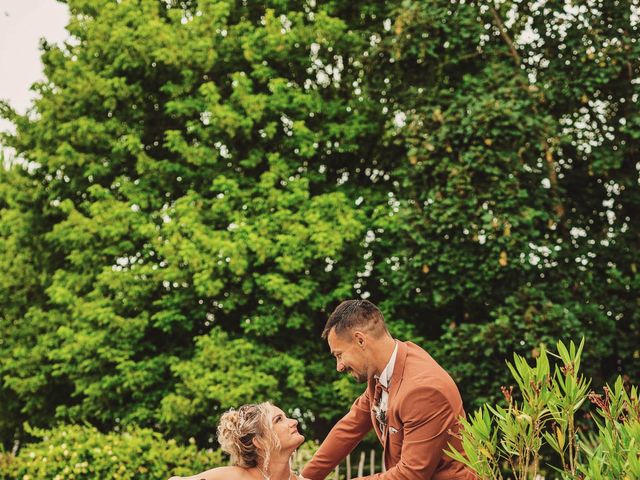 Le mariage de Alexandre et Lauren à Vouvant, Vendée 17