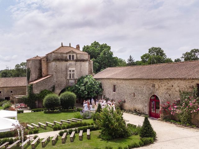 Le mariage de Alexandre et Lauren à Vouvant, Vendée 3