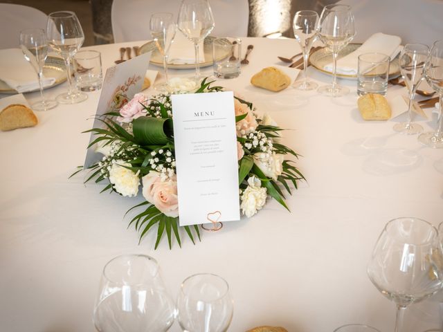 Le mariage de Damien et Emilie à Combronde, Puy-de-Dôme 27