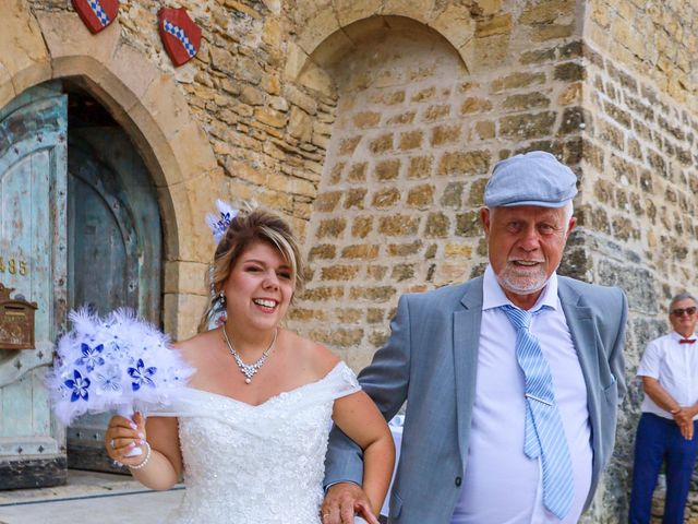 Le mariage de Loïc et Emilie à Saint-Hilaire-de-Brens, Isère 18