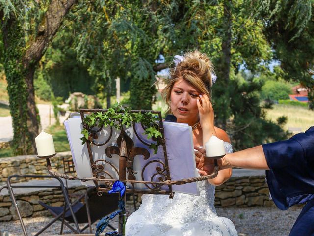 Le mariage de Loïc et Emilie à Saint-Hilaire-de-Brens, Isère 21