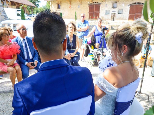 Le mariage de Loïc et Emilie à Saint-Hilaire-de-Brens, Isère 23