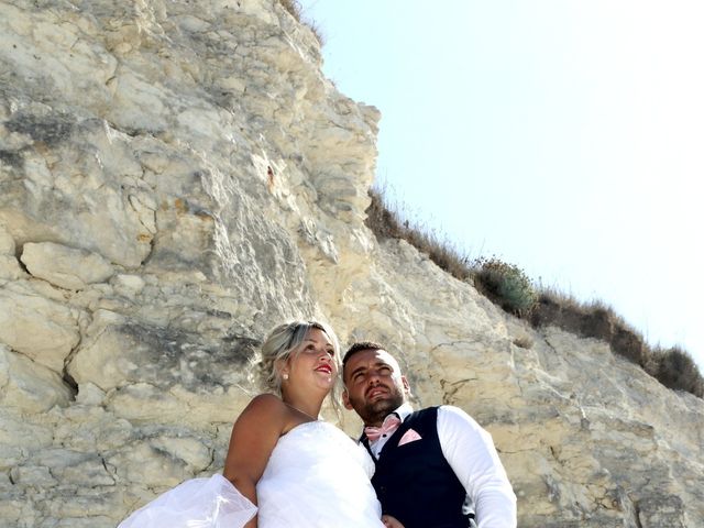 Le mariage de Thomas et Cydjie à Saint-Ciers-de-Canesse, Gironde 4