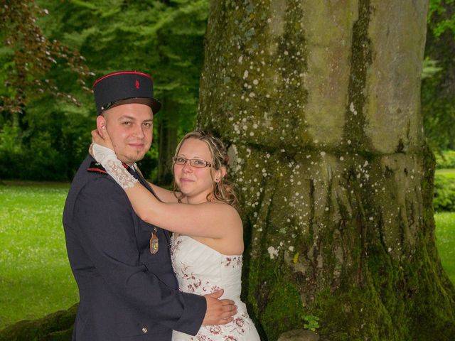 Le mariage de Damien et Cécilia à Stenay, Meuse 17