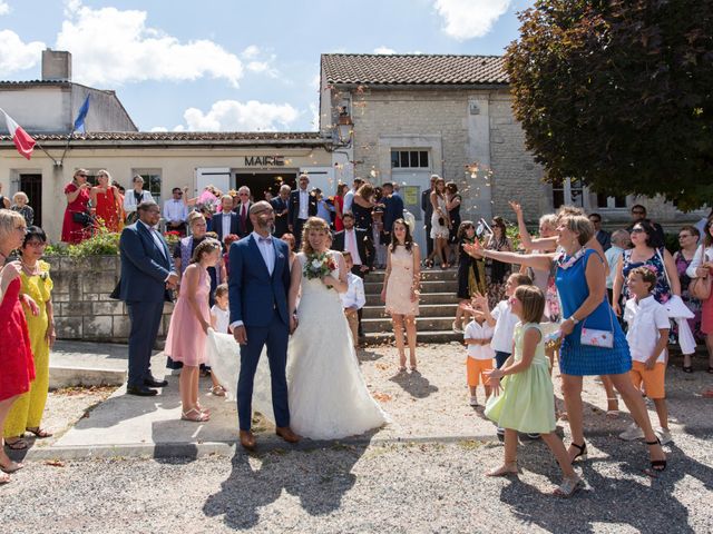 Le mariage de Alexandre et Elodie à Berneuil, Charente Maritime 9