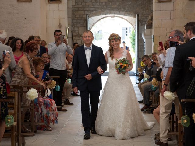 Le mariage de Alexandre et Elodie à Berneuil, Charente Maritime 15