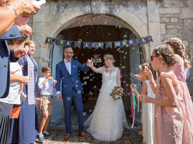 Le mariage de Alexandre et Elodie à Berneuil, Charente Maritime 18