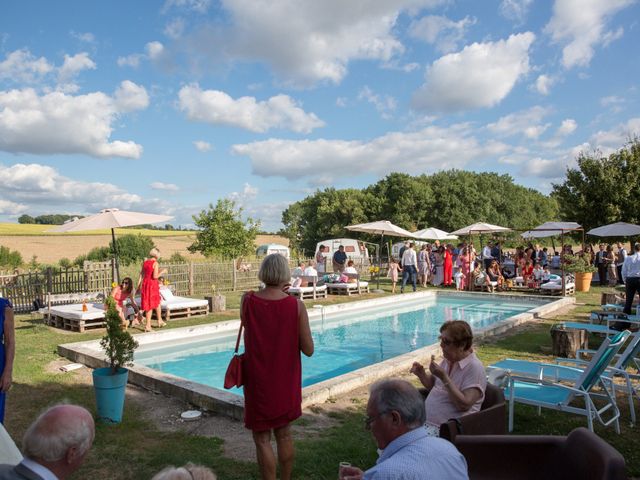 Le mariage de Alexandre et Elodie à Berneuil, Charente Maritime 35