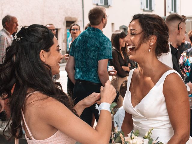 Le mariage de Guillaume et Laura à Aydat, Puy-de-Dôme 25