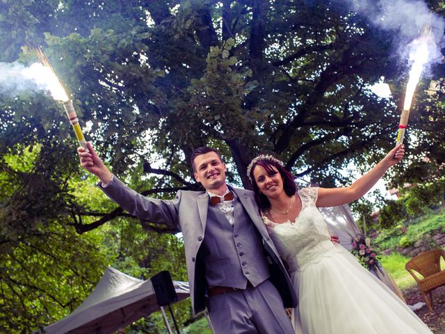 Le mariage de Bastien et Tiffany à Saint-Jean-le-Vieux, Ain 7