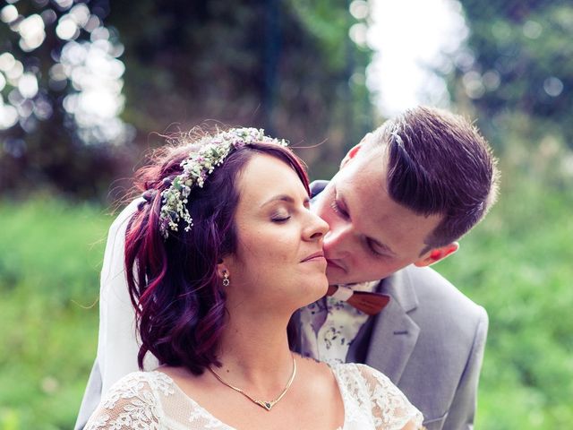 Le mariage de Bastien et Tiffany à Saint-Jean-le-Vieux, Ain 8