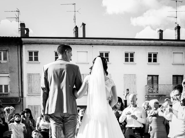 Le mariage de Bastien et Tiffany à Saint-Jean-le-Vieux, Ain 9