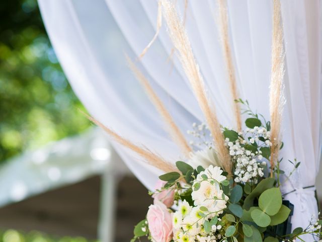 Le mariage de Bastien et Tiffany à Saint-Jean-le-Vieux, Ain 10