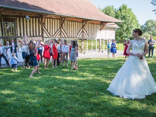 Le mariage de Loïc et Valériane à Honfleur, Calvados 35