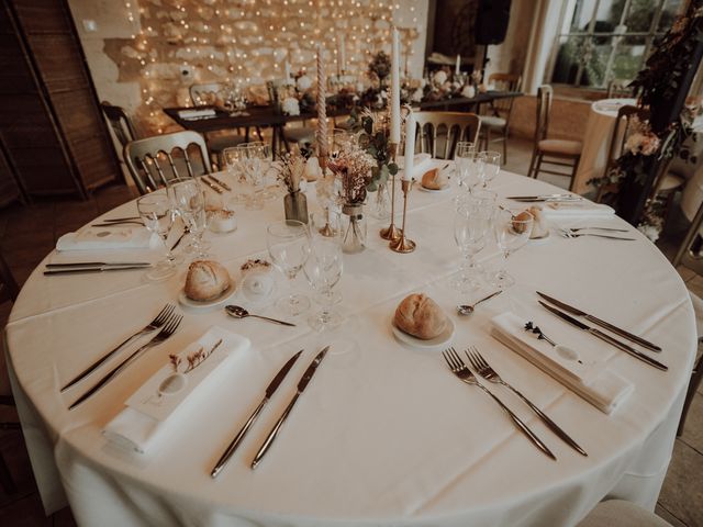 Le mariage de Thomas et Léa à Port-d'Envaux, Charente Maritime 60