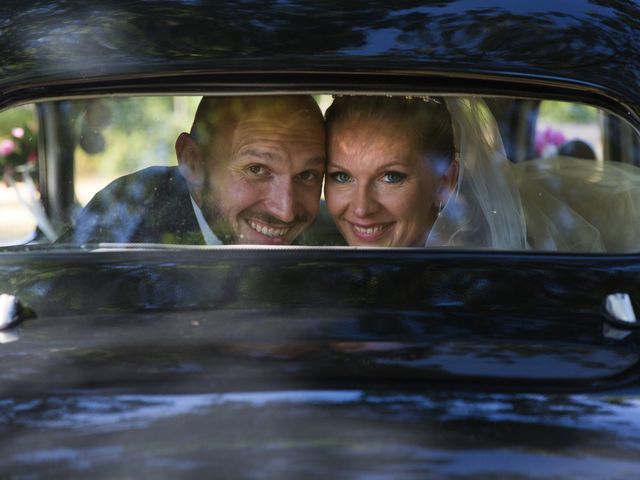 Le mariage de Stéphanie et Fabien à Angoulême, Charente 64