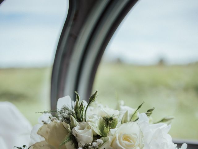 Le mariage de Flavien et Adèle à Béruges, Vienne 4