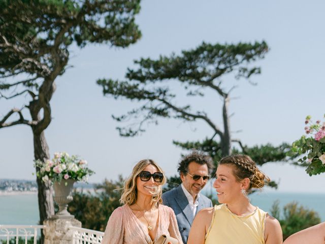 Le mariage de François et Marine à Granville, Manche 10