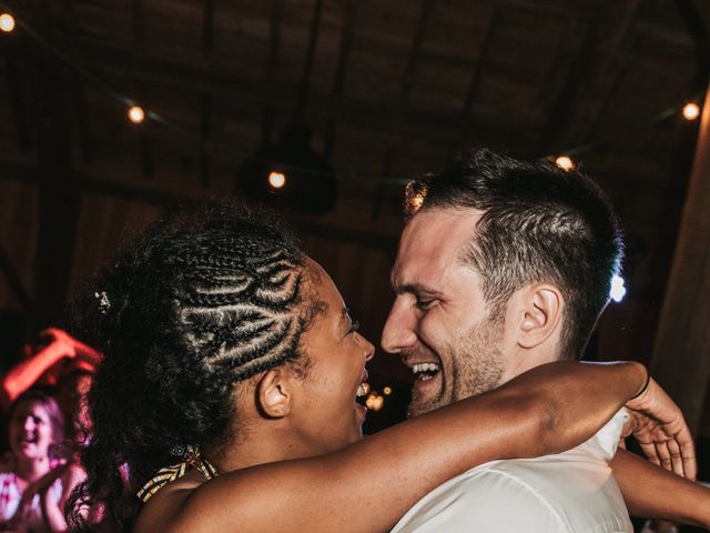 Le mariage de Alex et Sarah à Beaumontois-en-Périgord, Dordogne 77