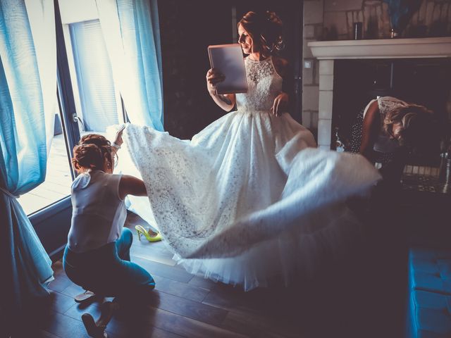 Le mariage de Anthony et Julie à Vouillé, Vienne 11