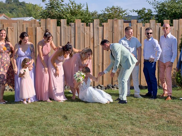 Le mariage de Jimmy et Anaïs à Nivolas-Vermelle, Isère 9