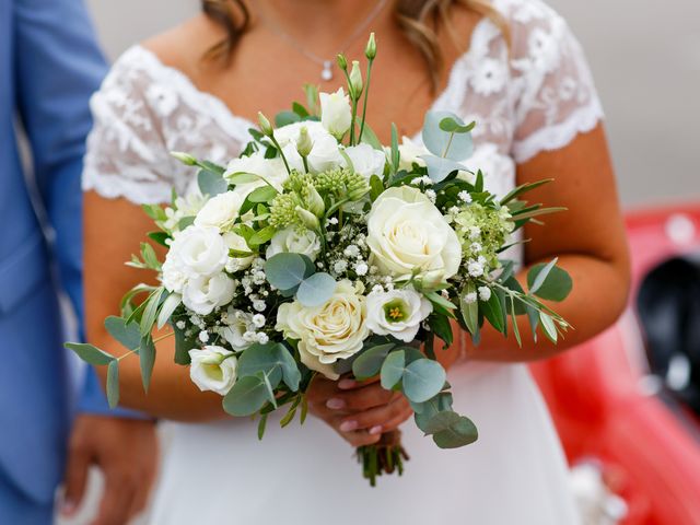 Le mariage de Romain et Laurine à Saint-Ouen-de-Thouberville, Eure 4