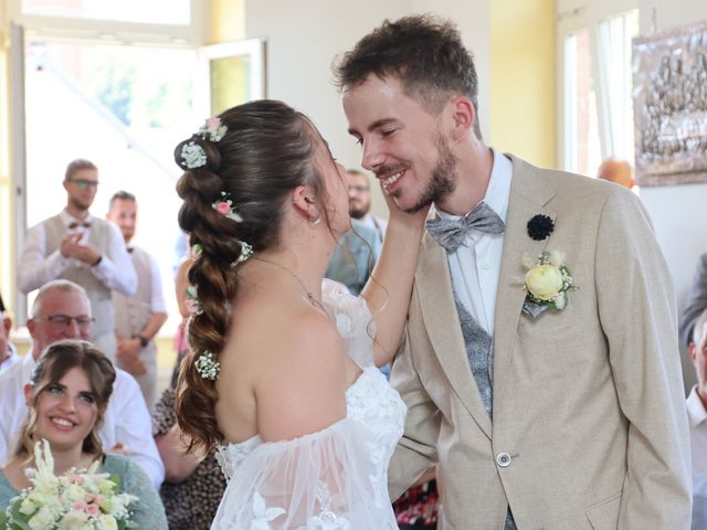Le mariage de Valentin et Lucie à Bitche, Moselle 9