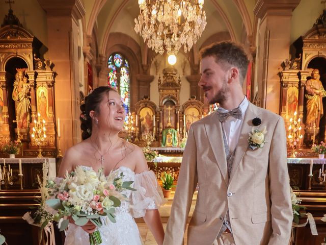 Le mariage de Valentin et Lucie à Bitche, Moselle 16