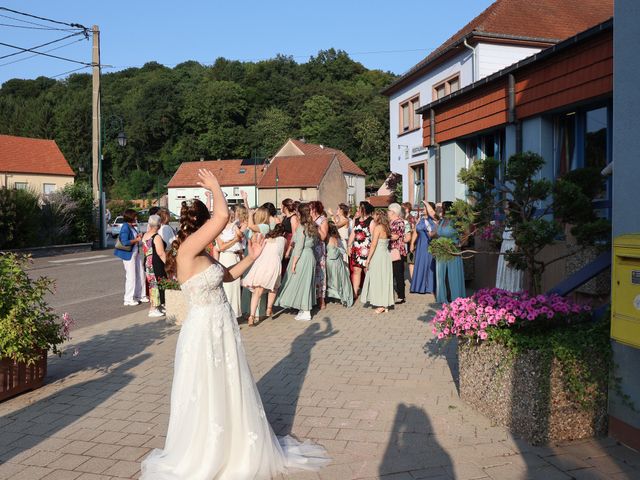 Le mariage de Valentin et Lucie à Bitche, Moselle 22