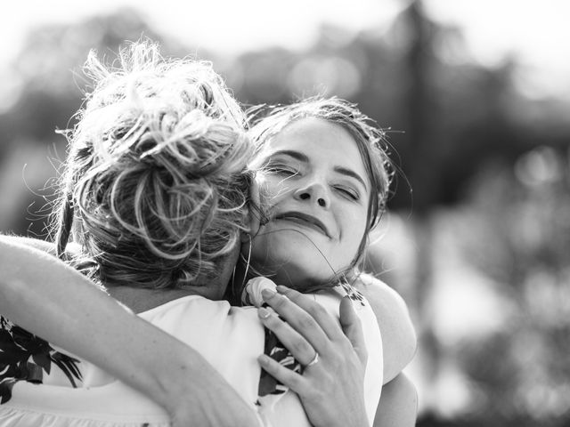 Le mariage de Thomas et Laura à Capestang, Hérault 56