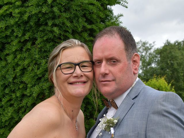 Le mariage de Julien et Rebecca à La Madeleine, Nord 3