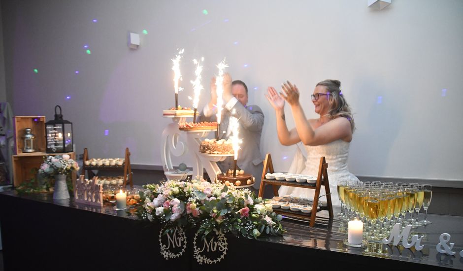 Le mariage de Julien et Rebecca à La Madeleine, Nord