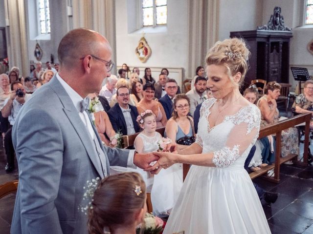 Le mariage de Benoît et Nathalie  à Guesnain, Nord 10