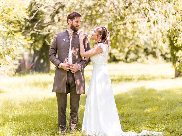 Le mariage de Joffrey et Elodie à Villeneuve, Ain 11