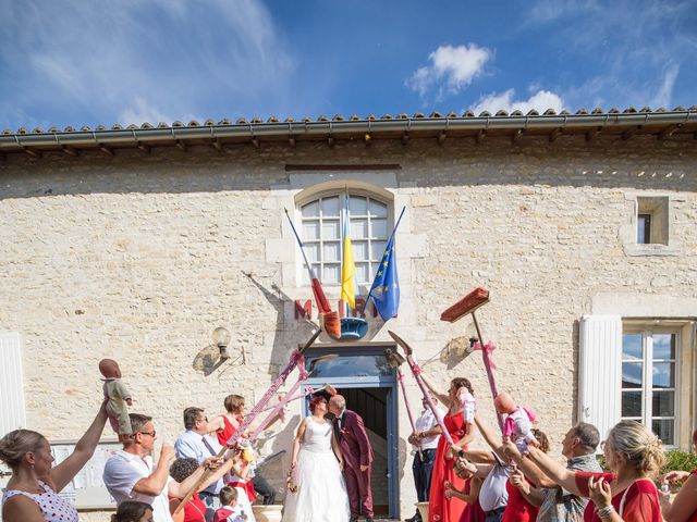 Le mariage de Alexandre et Carine à Charrais, Vienne 14