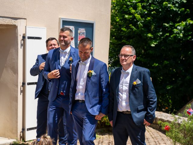 Le mariage de Lionnel et Emilie à Saint-Bonnet-de-Chirac, Lozère 24