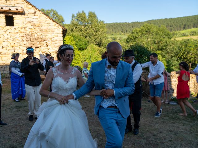 Le mariage de Lionnel et Emilie à Saint-Bonnet-de-Chirac, Lozère 82