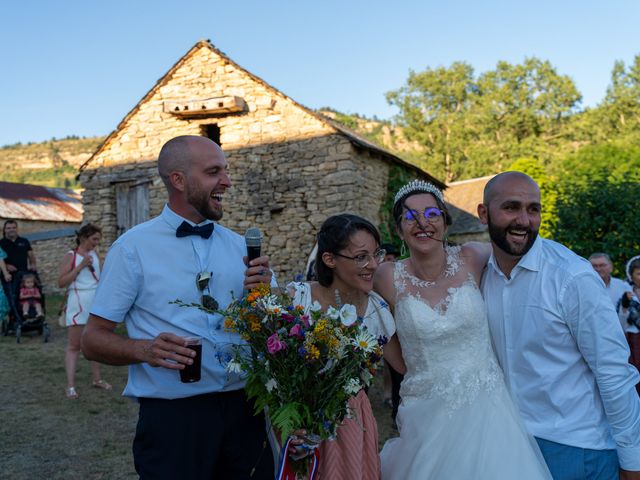 Le mariage de Lionnel et Emilie à Saint-Bonnet-de-Chirac, Lozère 86