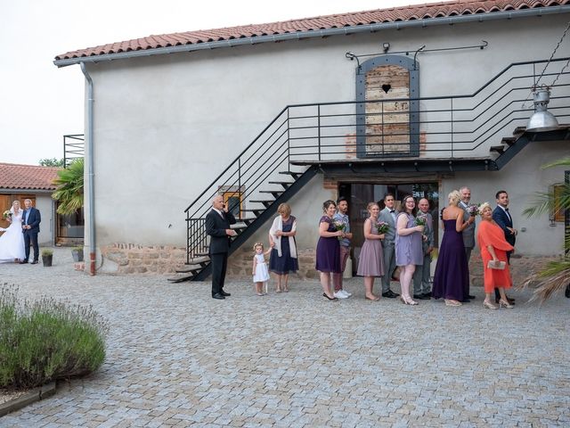 Le mariage de Julien et Alexandra à Mornand-en-Forez, Loire 9