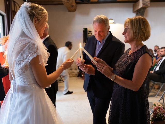 Le mariage de Julien et Alexandra à Mornand-en-Forez, Loire 17