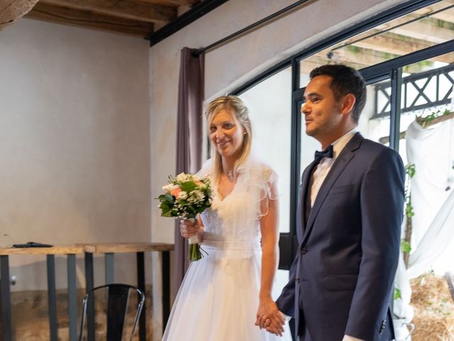 Le mariage de Julien et Alexandra à Mornand-en-Forez, Loire 32