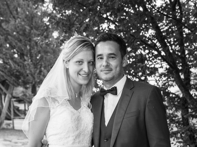 Le mariage de Julien et Alexandra à Mornand-en-Forez, Loire 43