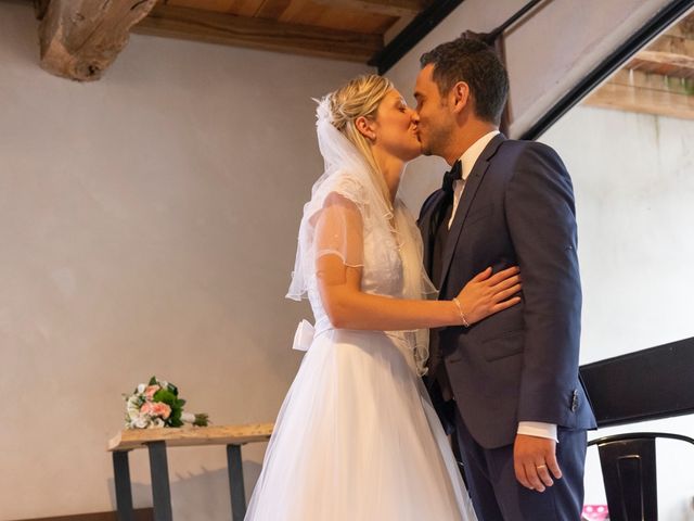 Le mariage de Julien et Alexandra à Mornand-en-Forez, Loire 25